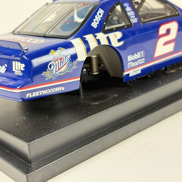 Revell Rusty Wallace 2 Miller Lite 1997 NASCAR Thunderbird Diecast No Back Wheel - Picture 2 of 9